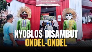 There Is Ondel-Ondel At Pramono Anung Nyoblos' Place