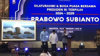 Prabowo ému d'avoir reçu un cadeau de tableau de SBY : Je ferai une marche dans le nouveau palais présidentiel