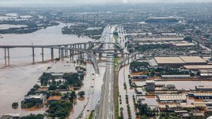 ブラジルの洪水死者数は90人に増加し、さらに数十人が立ち往生しています