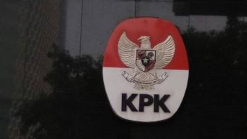 KPK就东爪哇涉嫌贿赂赠款问题询问了70名证人