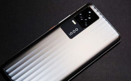 Spesifikasi Sadis iQOO 7 BerLayar AMOLED 120Hz, Snapdragon 888, dan Charging 120W