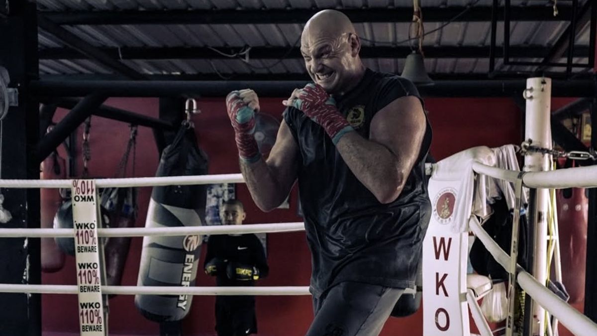 타이슨 퓨리는 아르슬란벡 마흐무도프와의 충돌을 위해 이상적인 체중을 얻었습니다.