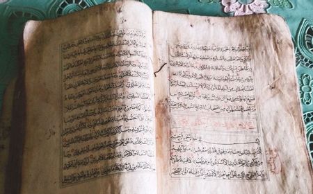 Arkeolog Diminta untuk Meneliti Kualitas Al Qur'an Tertua di Negeri Hila, Maluku