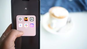 Alat Kecerdasan Buatan untuk Bisnis Kecil: untuk Konten hingga Pembukuan Keuangan