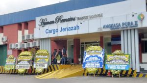 Ratusan Polisi Berjaga di Bandara Soekarno Hatta Menunggu Kedatangan Jenazah Ketua Dewan Pers Azyumardi Azra