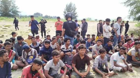 Des problèmes sociaux émergents à Aceh : Le gouvernement envisage d'humaniser les réfugiés rohingyas