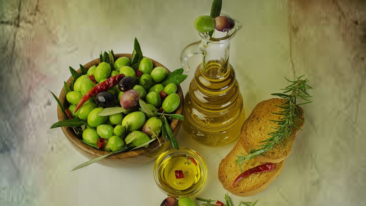 Les autorités italiennes saisient de faux huile d’olive d’une valeur de près de 1 million de dollars alors que le régime méditerranéen devient de plus en plus populaire