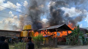 ブルンガン地域が再び火災に見舞われ、セカタク・ブジの13軒の家屋が火災に見舞われた