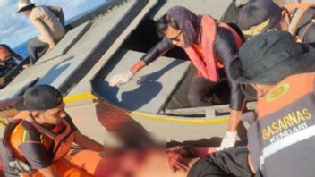 Taking A Crazy Roll In The MIDDLE Of The Sea, A Crew Member Was Evacuated To Wakatobi Hospital