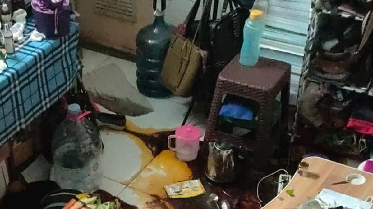 Female Civil Servant Who Was Found Dead Rotting In The Kost Room Once Curhat Her Chest Hurts
