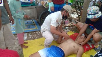浅瀬での自由落下中国人観光客が負傷し、治療が必要
