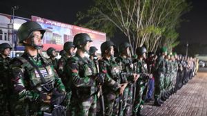 Awasi Larangan Pengibaran Bendera Bulan Bintang, TNI-Polri Patroli Keliling Aceh Barat 