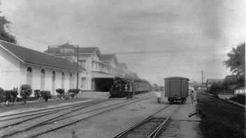 سكة حديد بوجور-سوكابومي افتتحتها هولندا في تاريخ اليوم، 21 مارس 1882