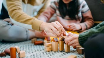 Birth Rate Continues To Decline, Toy Stores In Japan Are Even Interested By Adults