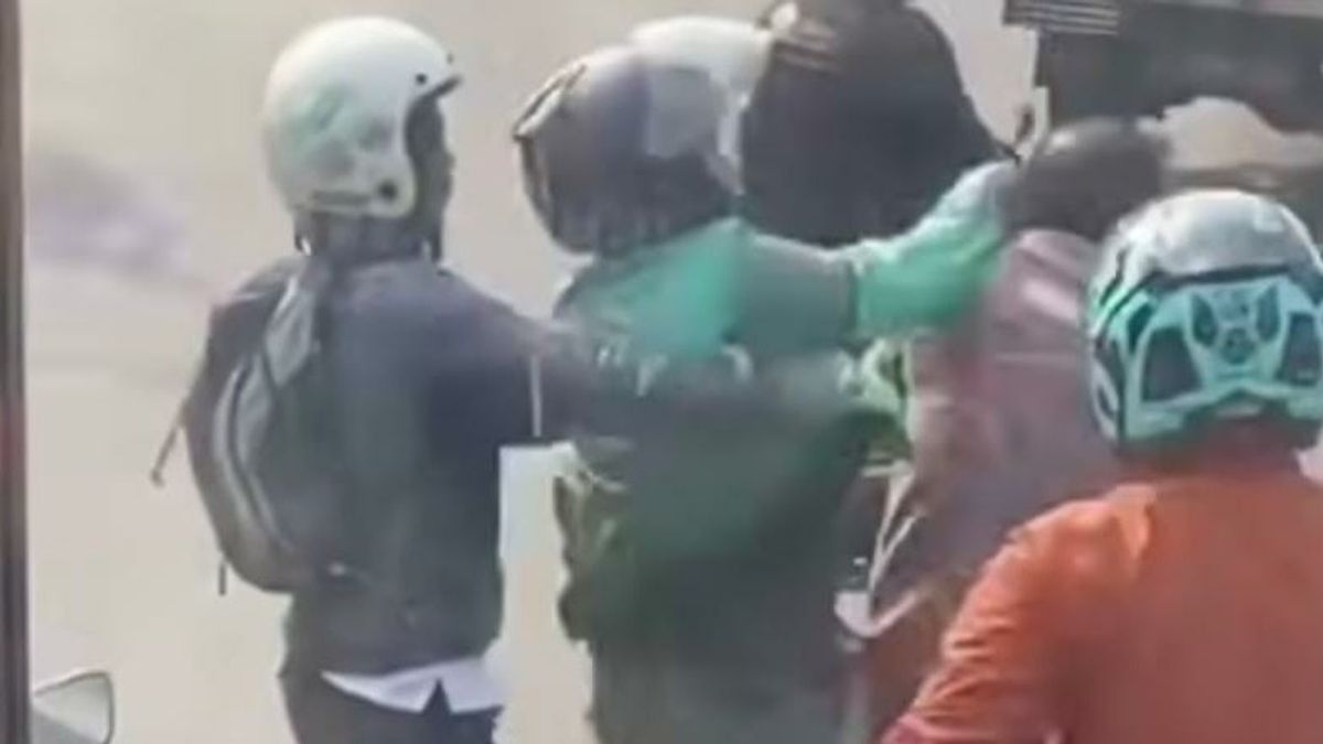 Bentrok Ojol dengan Sopir Bus Transjakarta di Tomang Berujung Damai