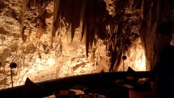 巴厘岛边缘酒店对“改造成”豪华餐厅的洞穴的解释