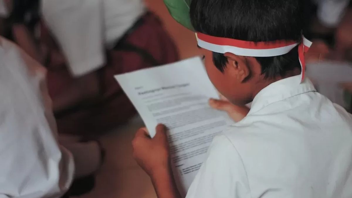 Bupati Minta Disdik Tangani Siswa SD Bantargebang Sukabumi Masih Belajar di Tenda