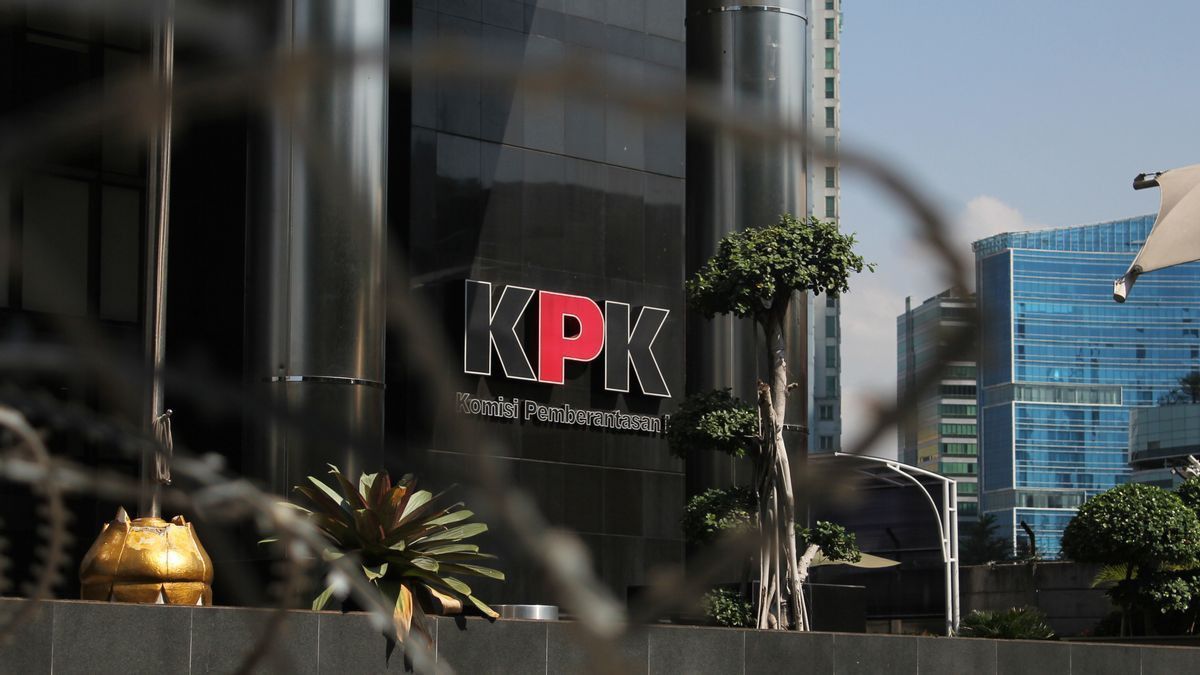 Completing Sri Utami's File Of Alleged Corruption Case In Fictitious Activities, KPK Examines 2 Civil Servants At The Ministry Of Energy And Mineral Resources