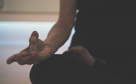 Cara dan 8 Manfaat Meditasi Pernapasan