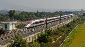 12月からRp200,000までのヒョウシュ高速列車のチケット価格