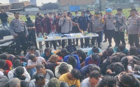 Kampung Boncos Kembali Digerebek, 42 Orang Positif Narkoba Digelandang ke Polres Jakbar