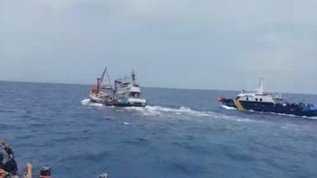 Penangkapan Kapal Ikan Vietnam Diwarnai Aksi Kejar-kejaran dan Tembakan Peringatan