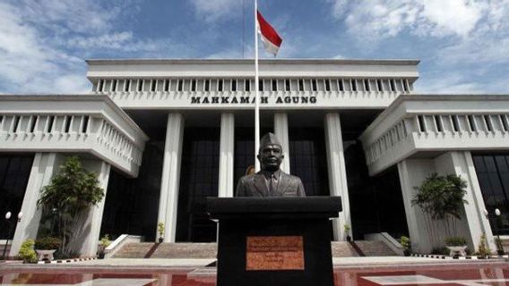 ICW: Le verdict de la Cour suprême élargit le tentative de la dynastie Jokowi par le candidat Kaesang lors des élections de 2024
