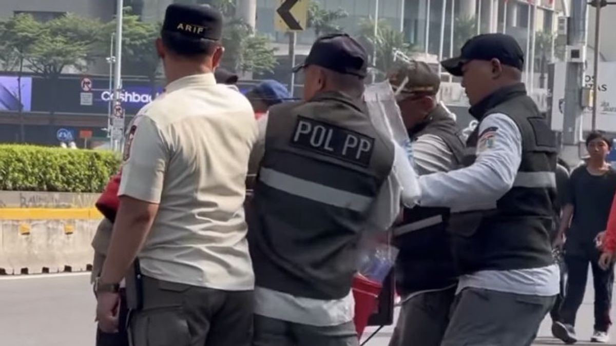 在CFD病毒中对冰淇淋商进行处罚，Satpol PP DKI道歉