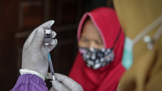 Ada 206 Hoaks Vaksin COVID-19 di Media Sosial, Dokter Minta Diluruskan Secara Persuasif