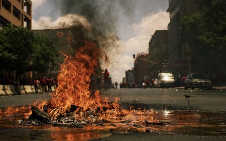 Kerusuhan di Stadion Guinea yang Tewaskan 56 Orang Dipicu Keputusan Wasit yang Kontroversial