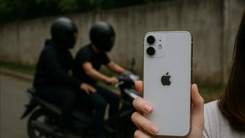iPhoneが手を変えることを望んでいない、ジョハルバルの女性は泥棒が運転するオートバイに引きずり込まれる