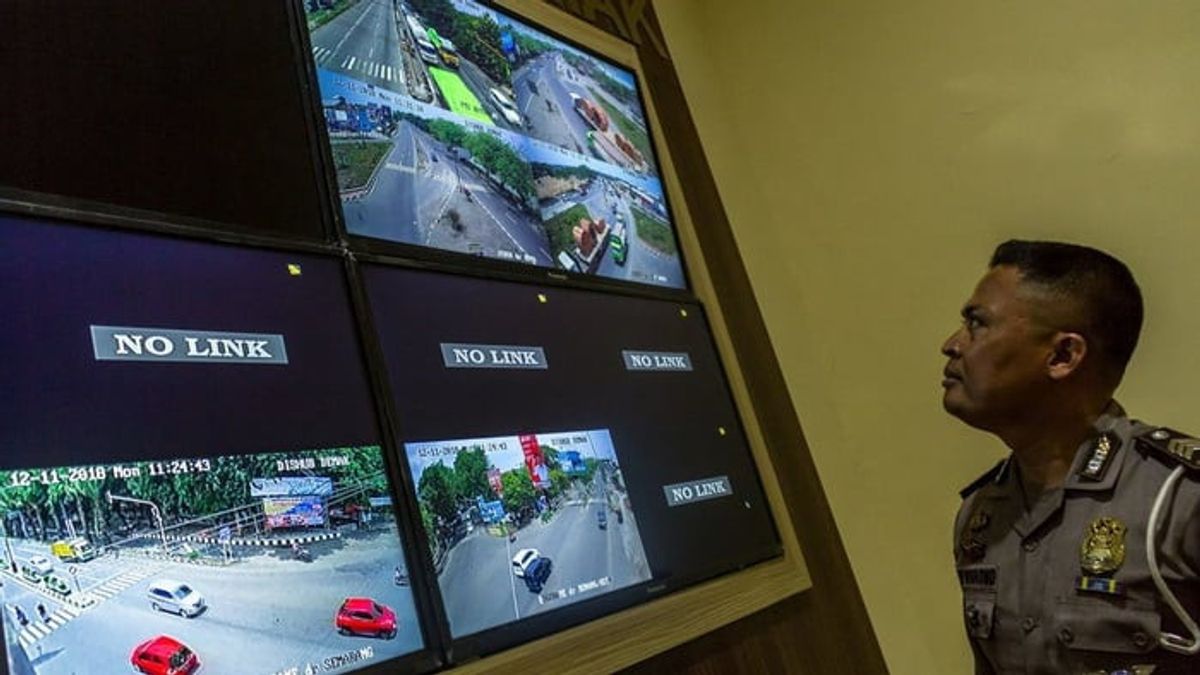 ヘル・ブディは、トランスジャカルタに入る嫌がらせの加害者をブロックするために顔認識CCTVをインストールします