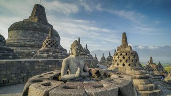 Connaissons le Chattra Borobudur, un parapluie triplé qui sera installé dans la Stupade des parents du temple