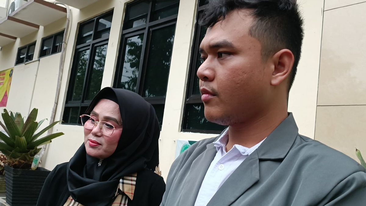 Becoming A Witness At The Divorce Session, Hana Hanifah's Mother Confirms Randy's Threat