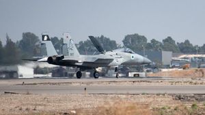 イスラエルがイエメンの港を攻撃し、4つの大きな爆発が聞こえた