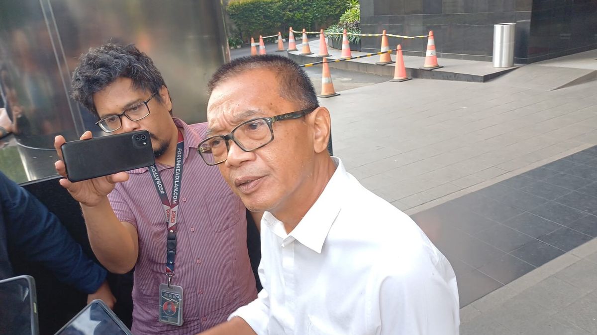 Diperiksa Penyidik KPK 2 Jam, Eks Dirjen Binapenta-PKK Suhartono Irit Bicara 