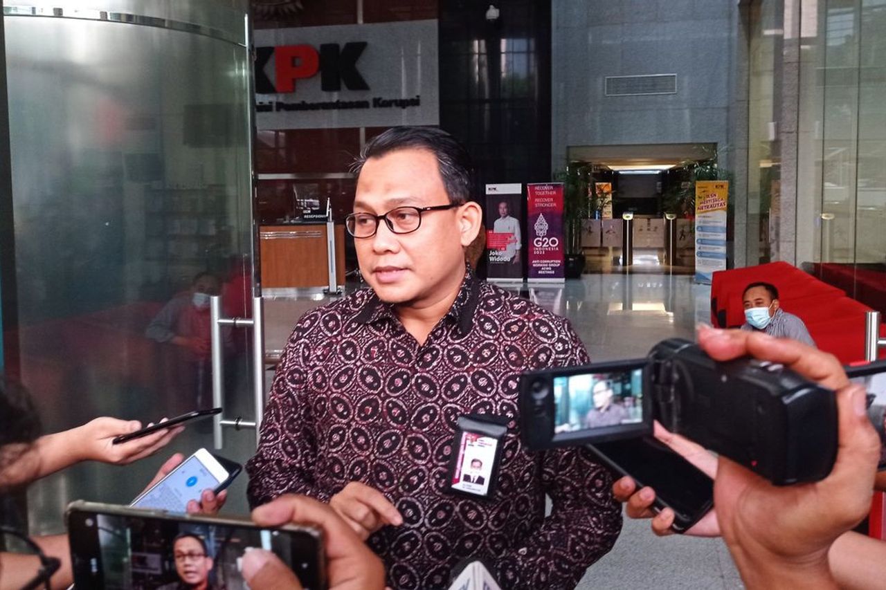 Cecar 4 Witnesses, KPKがPuput Tantriana Sariが他の名前を使って購入した資産の隠蔽疑惑を調査