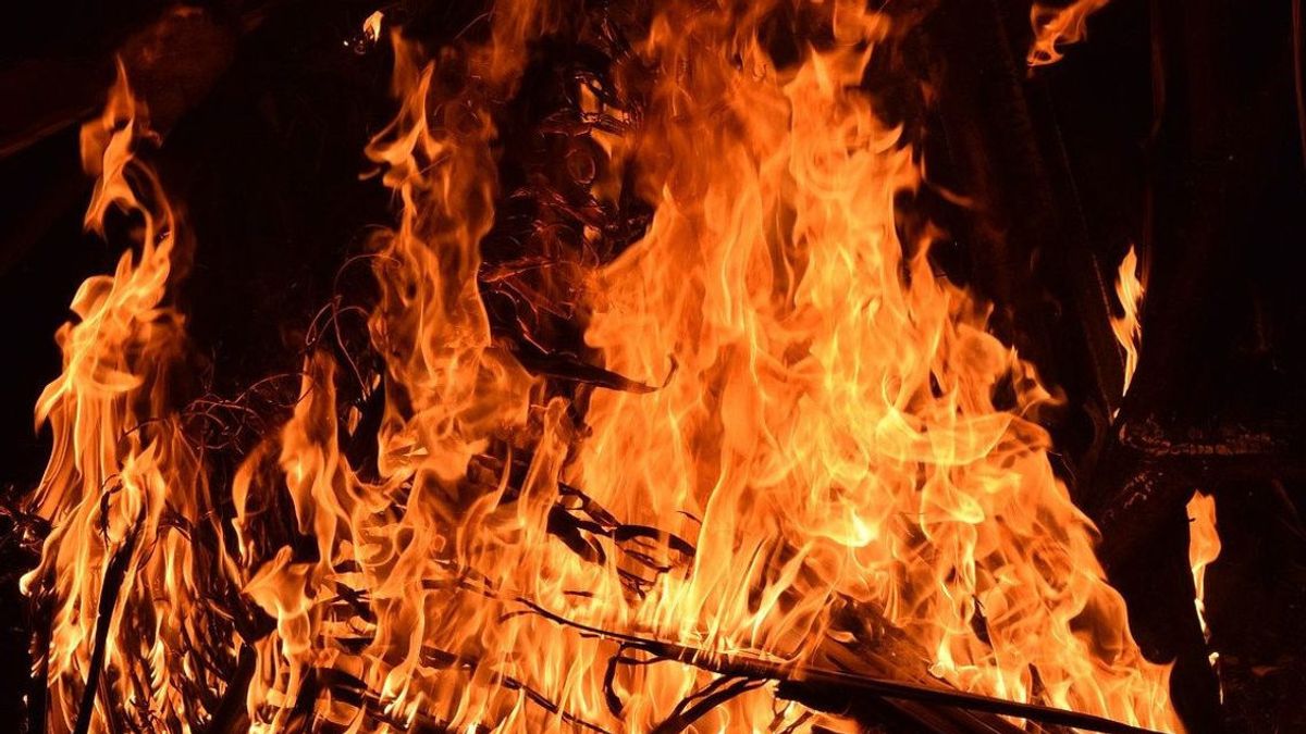 Kebakaran Petamburan Semalam Jauh dari Rumah Rizieq
