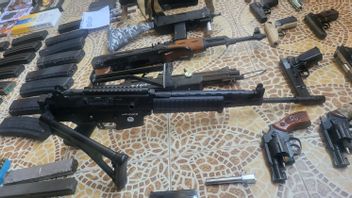 Densus 88 Seize Various Long-Dedek Laras Guns From Suspected Terrorists In Bekasi