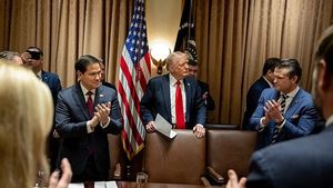 Trump Berencana Bahas Isu Tarif Saat Bertemu Xi Jinping