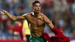 Cristiano Ronaldo Jadi Pemain Tersubur di Muka Bumi Saat Portugal Tundukkan Irlandia