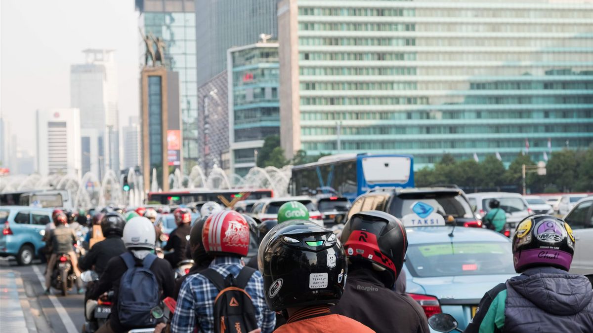 Kurangi Polusi Udara Jakarta, Sekda DKI Minta Warga Perbanyak Jalan Kaki