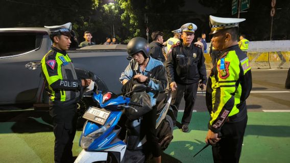 Jelang Ramadan, Polres Jaksel Gelar Razia Skala Besar di JLNT Casablanca