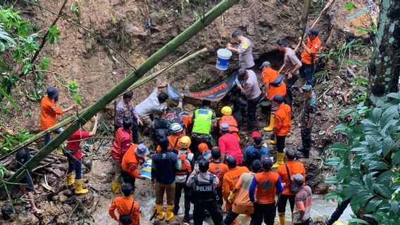 Korban Kecelakaan Bus Masuk Jurang di Tasikmalaya yang Sebelumnya Hilang Ditemukan Tewas