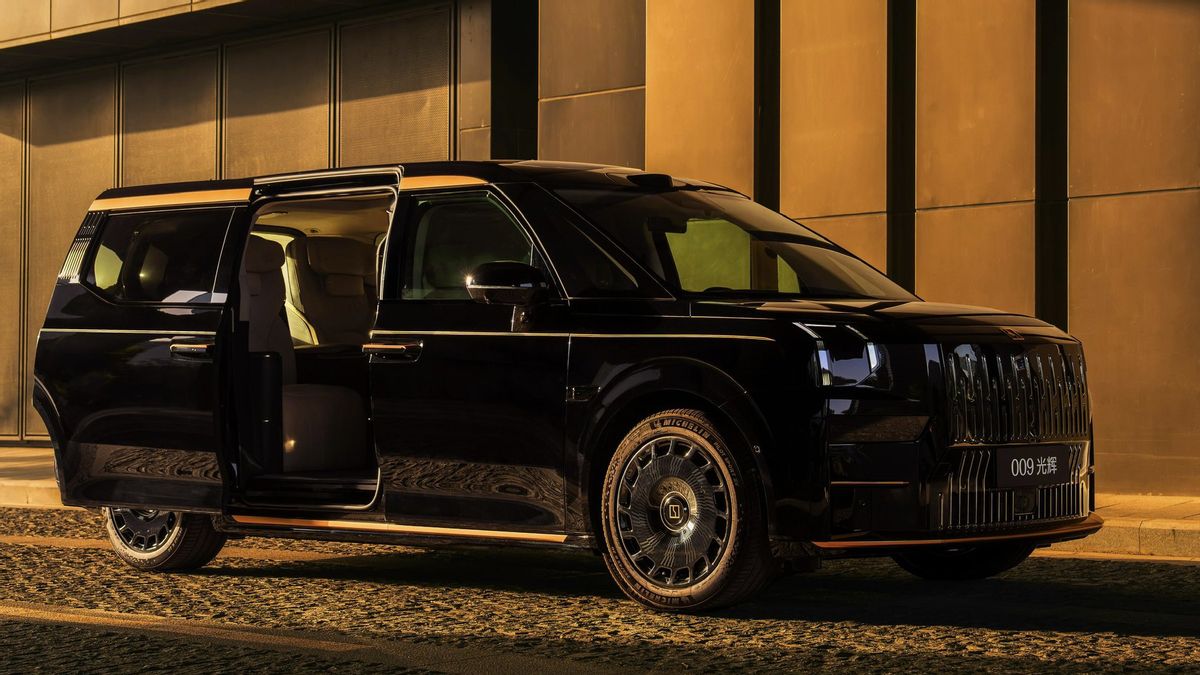 Zeekr 009 Grand Collector Edition, MPV Mewah Berhias Emas 24 Karat Resmi Meluncur