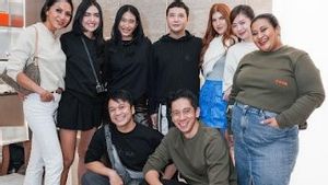Lewat Koleksi Outfit Kasual, Brand Ini Beri Kesempatan Anak Muda Perluas Jariangan Sosial