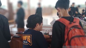 ブロラのバイラルビデオいじめ、警察は37人の学生と4人の教師をチェック