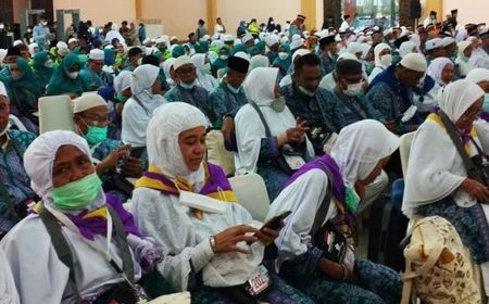 Sudah Duduk Manis di Kursi, Nurlela Malah Batal Terbang ke Tanah Suci, Dilarikan ke RS Diduga Stres Pertama Naik Pesawat