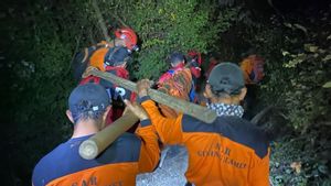 Sempat Sakit, Pendaki Meninggal di Gunung Slamet Dievakuasi TIm SAR