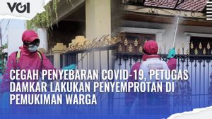 VIDEO: Sebanyak 19 Warga Terpapar COVID-19, Petugas Damkar Lakukan Penyemprotan Disinfektan di Pemukiman
